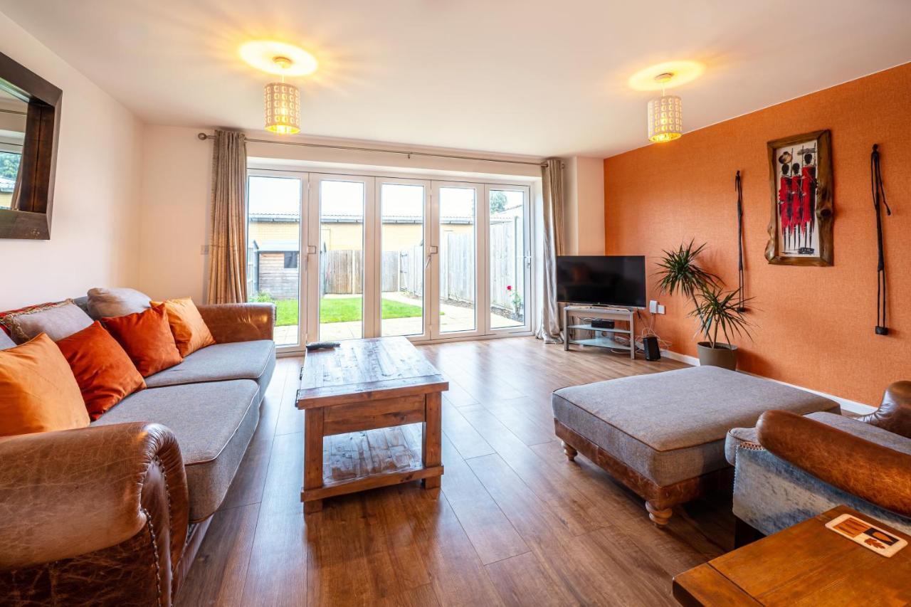 Modern Townhouse - Sleeps Up To 6 Apartment Maidenhead Bagian luar foto