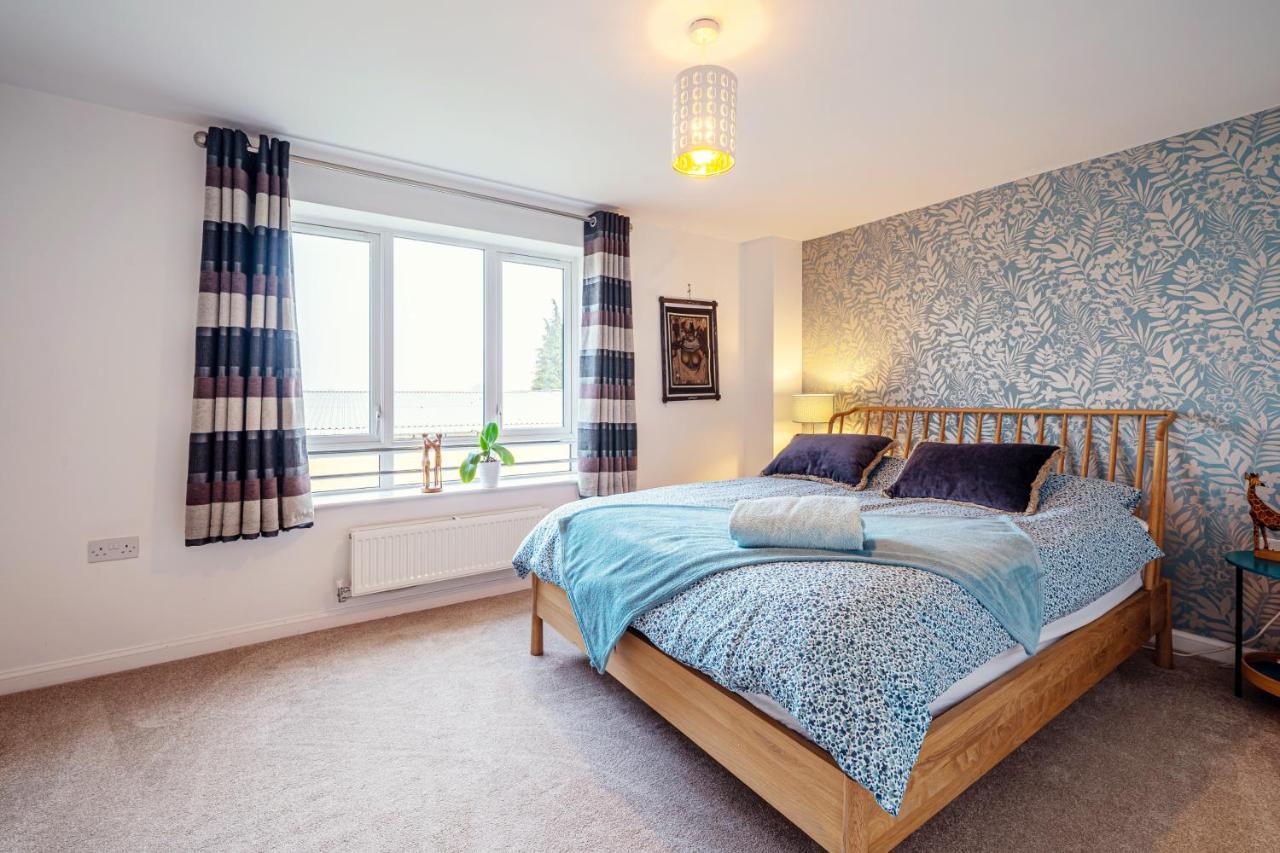 Modern Townhouse - Sleeps Up To 6 Apartment Maidenhead Bagian luar foto
