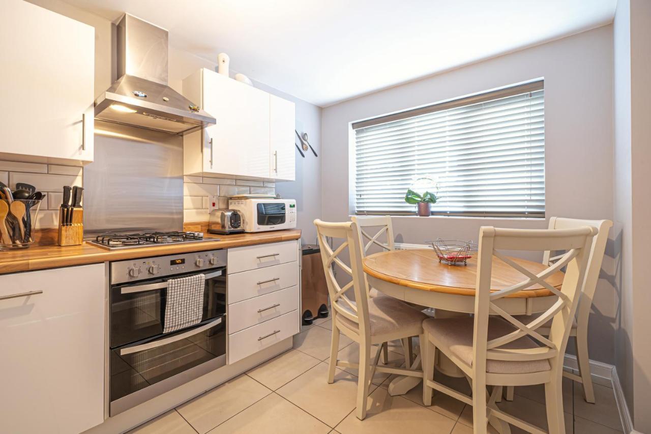 Modern Townhouse - Sleeps Up To 6 Apartment Maidenhead Bagian luar foto